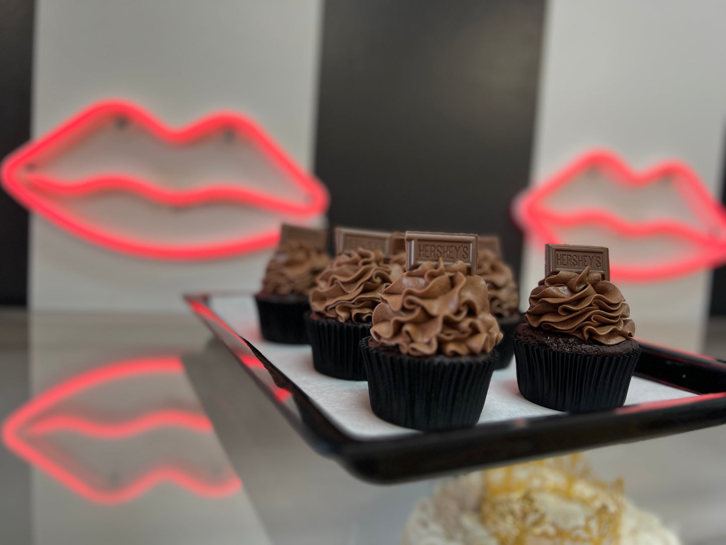 Bakery Fresh Chocolate Cupcakes